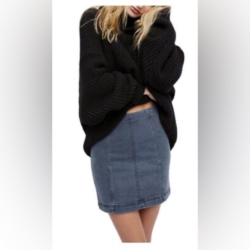 Free People Women's Modern Femme Denim Mini Skirt Zipper Closure Size 4